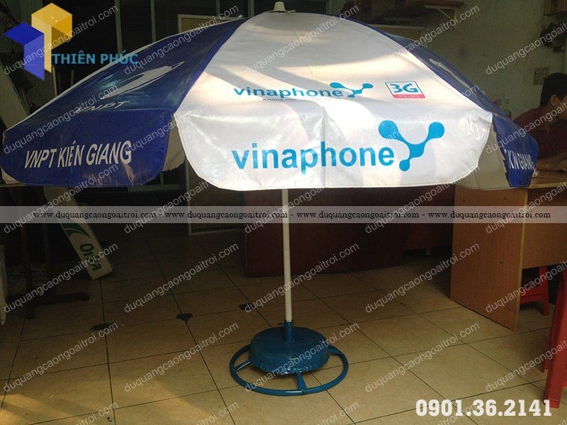 ô che nắng ngoài trời