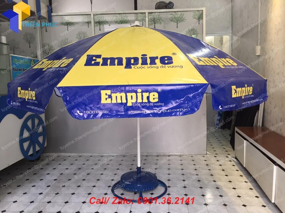 dù che nắng ngoài trời