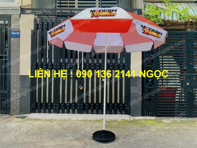 dù tròn bạt che sân vườn