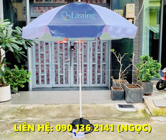 dù che nắng ngoài trời