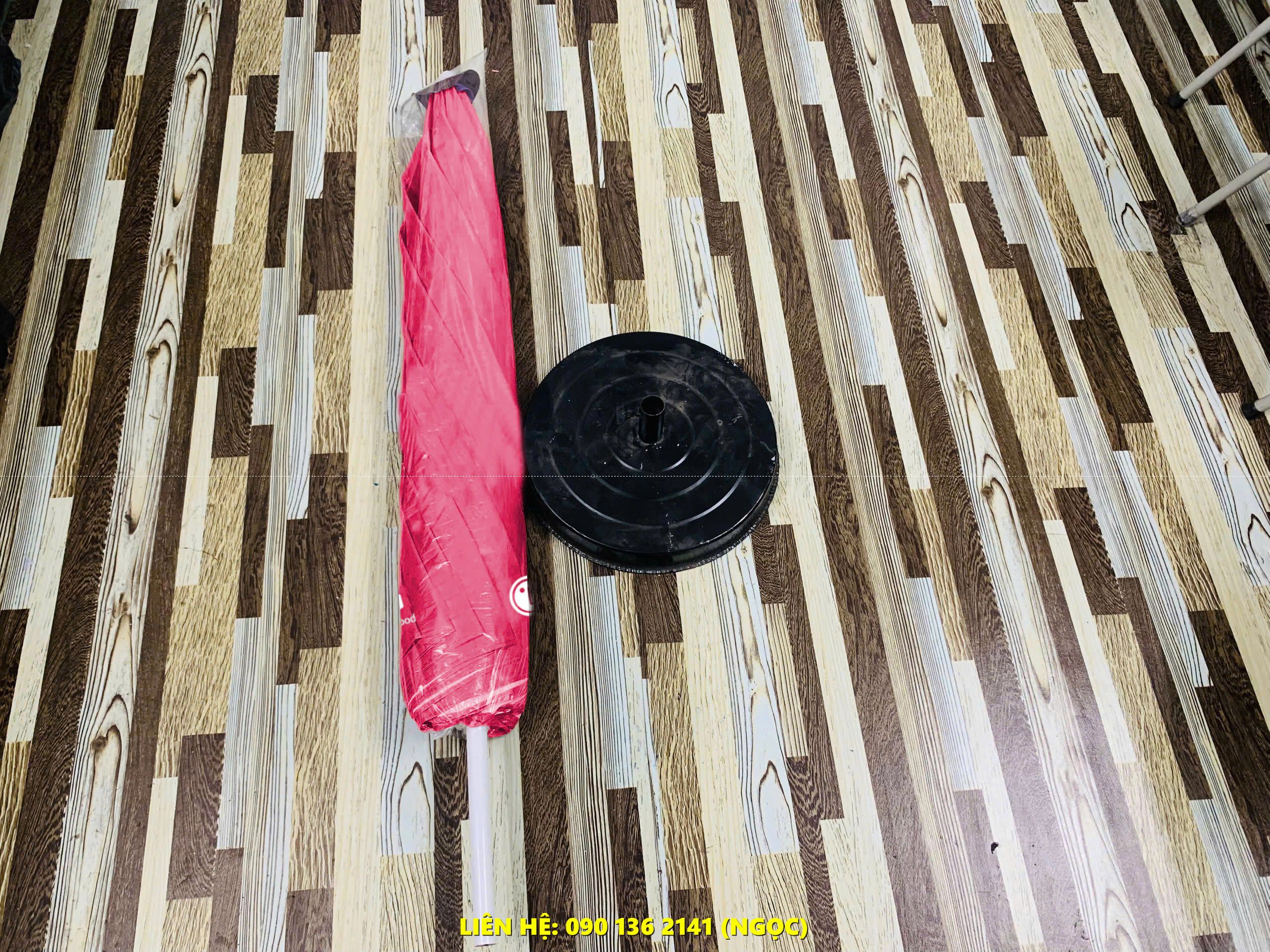 dù che ngoài trời chân sắt