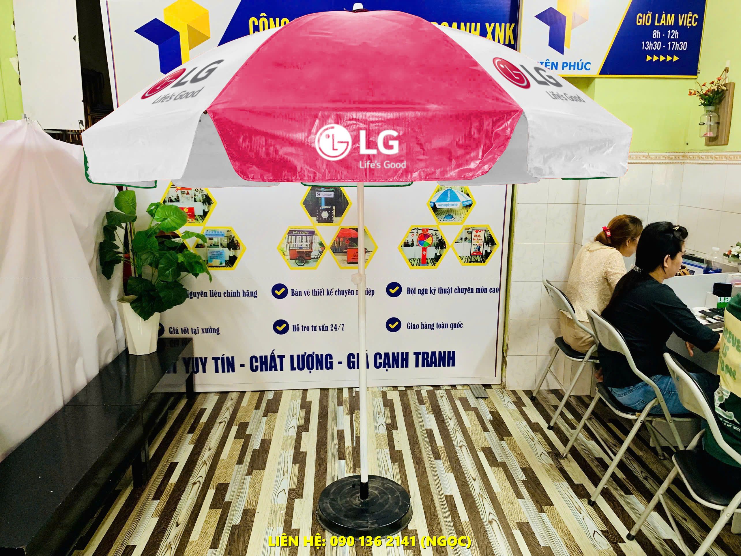 dù che quán ăn in logo