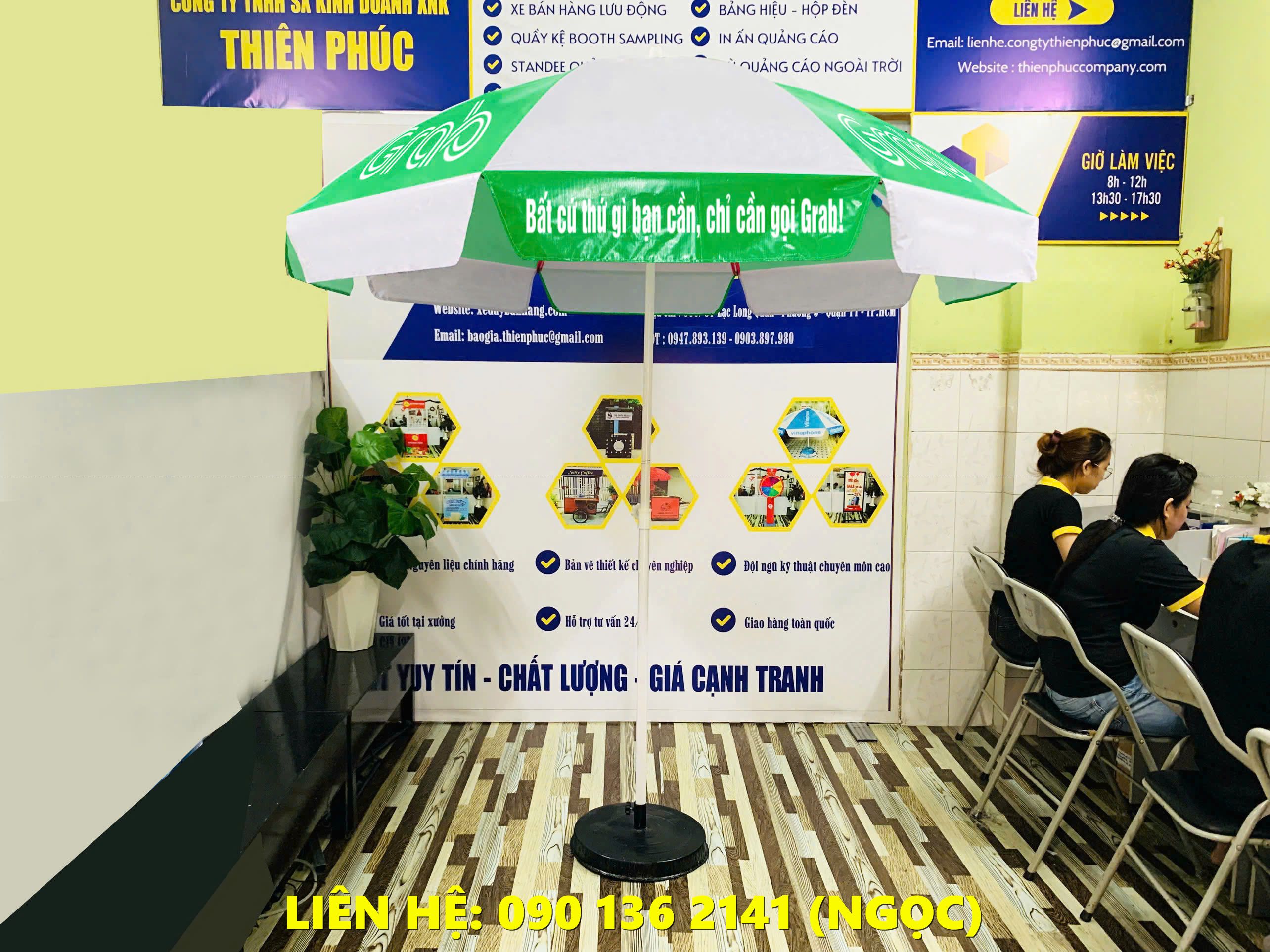 dù che quán cafe giá rẻ