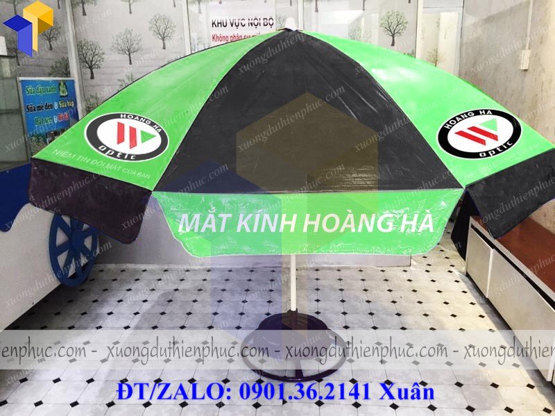 giá dù quảng cáo che mưa