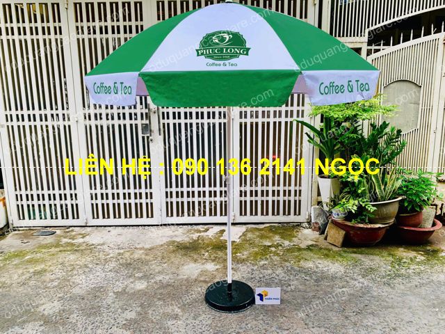 ô dù che sân vườn